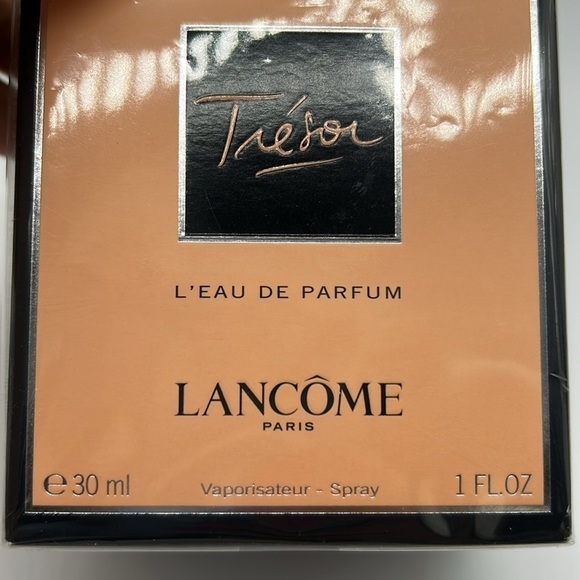 2506- Lancôme Women’s Made In France NWT - Picture 2 of 5